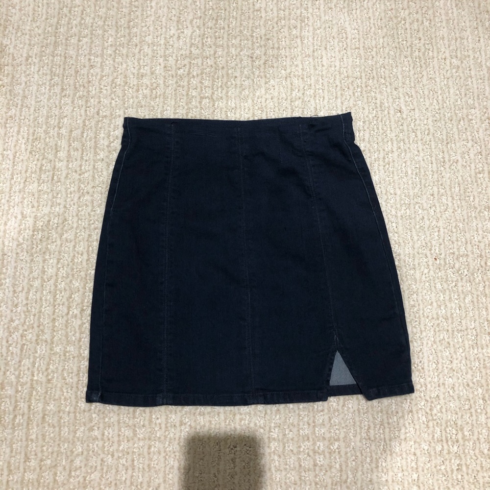 Stretch denim skirt